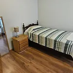 Habitacion Individual Con Bano Independiente, Todos Los Servicios Y Cochera Opcional.
