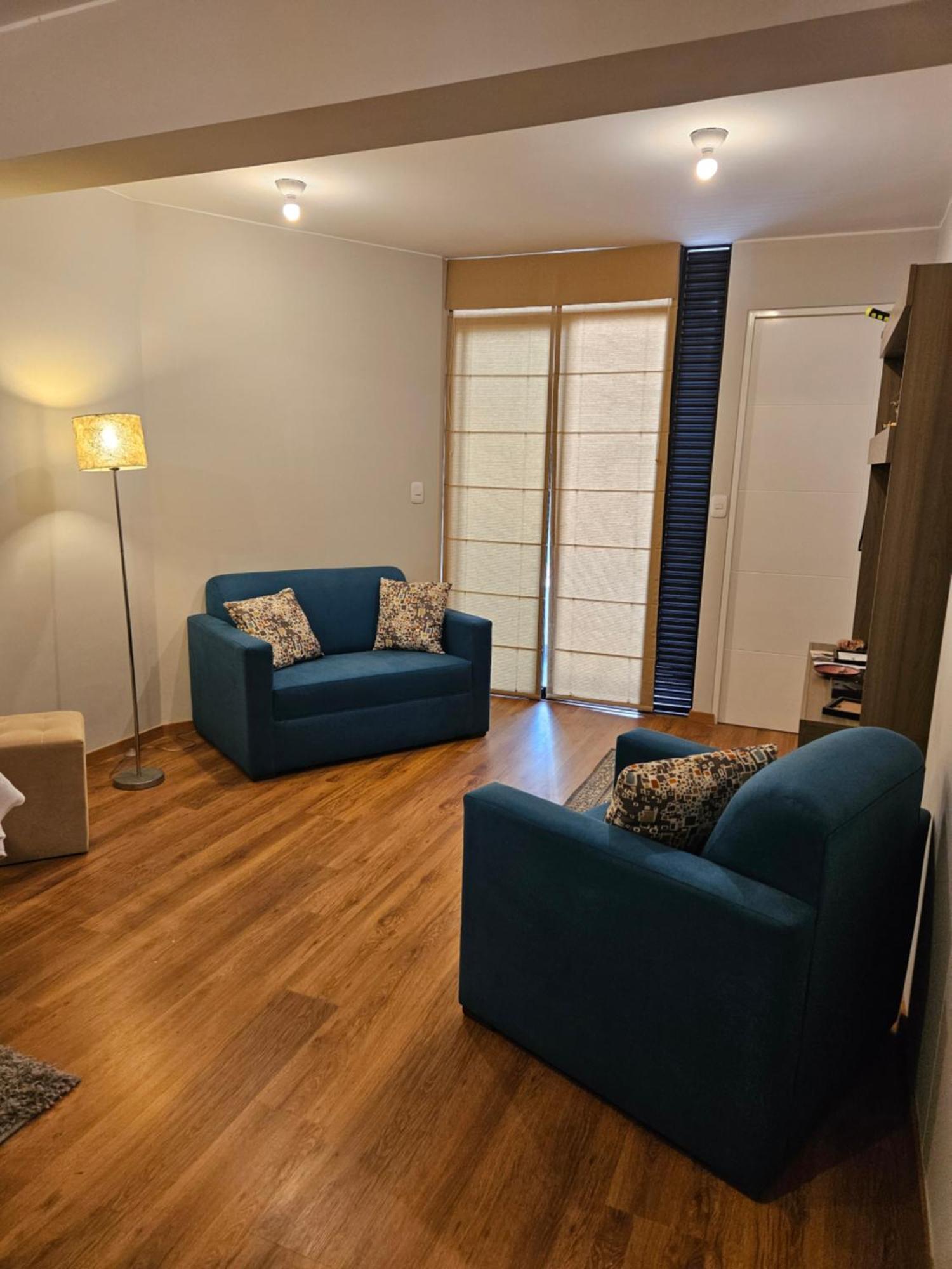 Individual Con Bano Independiente, Todos Servicios Y Cochera Opcional. Habitación en casa particular