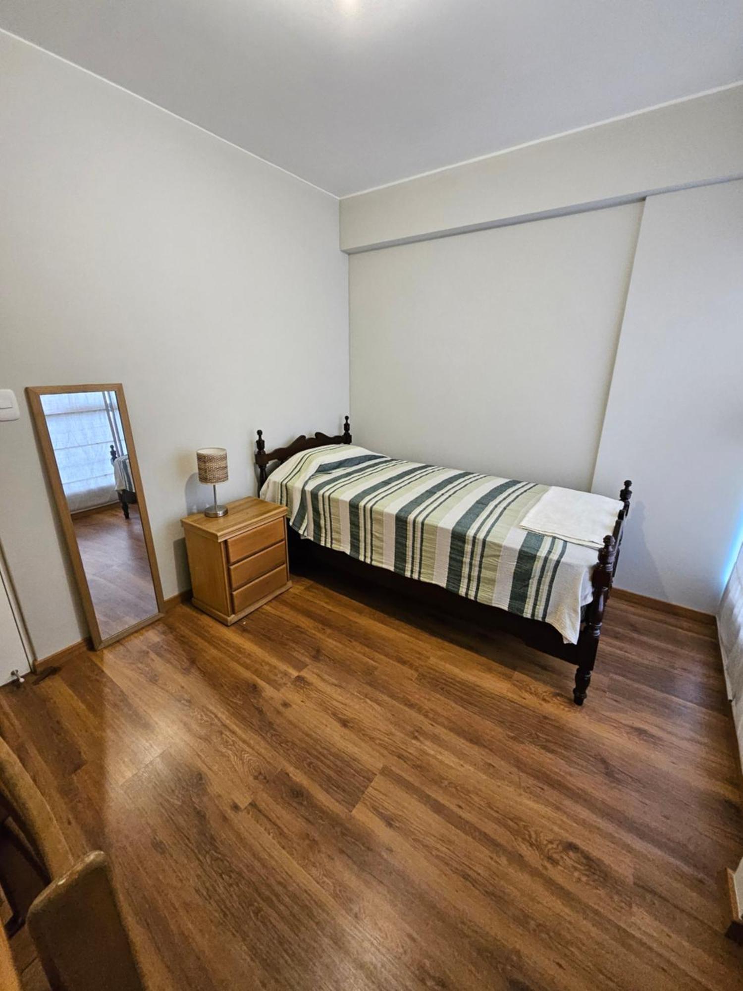 Habitación en casa particular Individual Con Bano Independiente, Todos Servicios Y Cochera Opcional. Lima